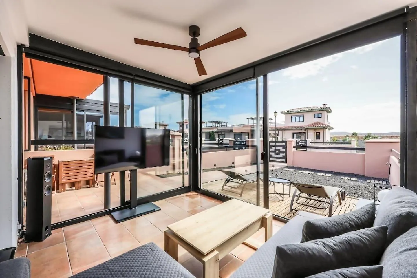 Holaola Highclass Townhouse Lajares